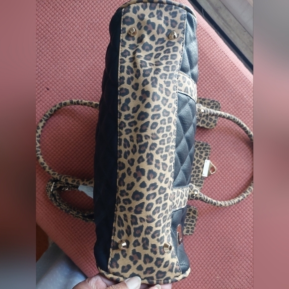 Joanel Quilted & Plain Black & Faux Leopard Trim Handbag (Large) - Picture 6 of 16